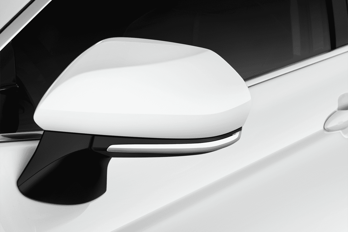 Rückspiegel eines Toyota Camry