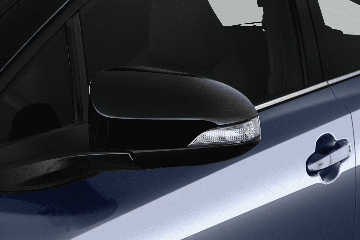 Rückspiegel eines Toyota C-HR