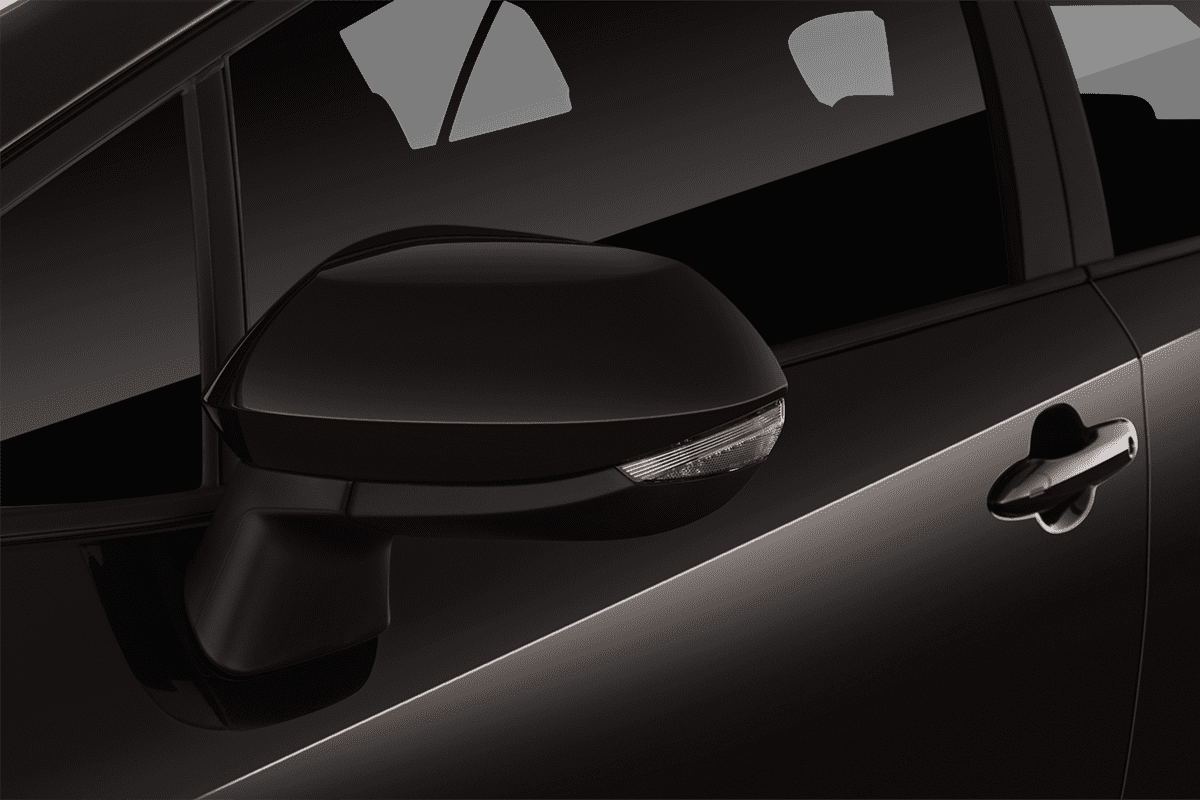 Rückspiegel eines Toyota Corolla