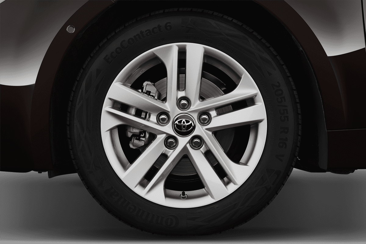 Radkappe oder Felge eines Toyota Corolla