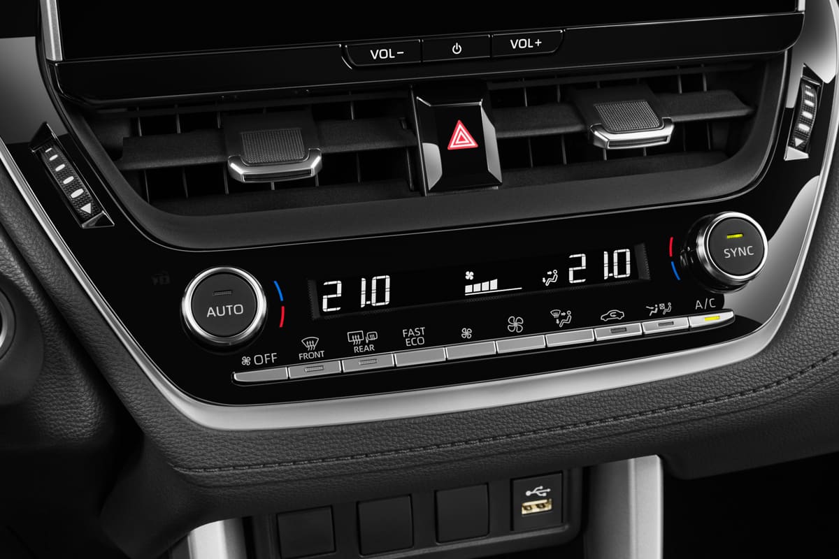Klimasteuerung eines Toyota Corolla Cross Hybrid
