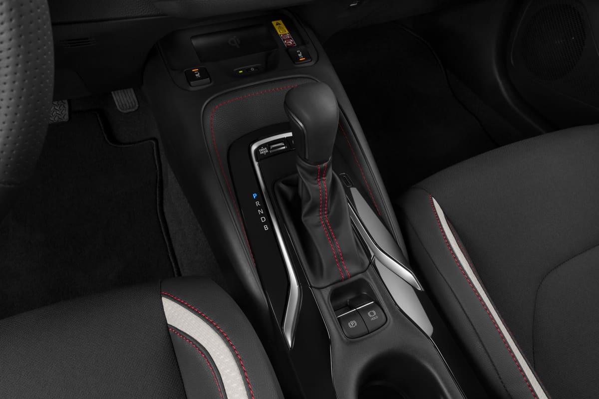 Schaltknüppel eines Toyota Corolla Hybrid