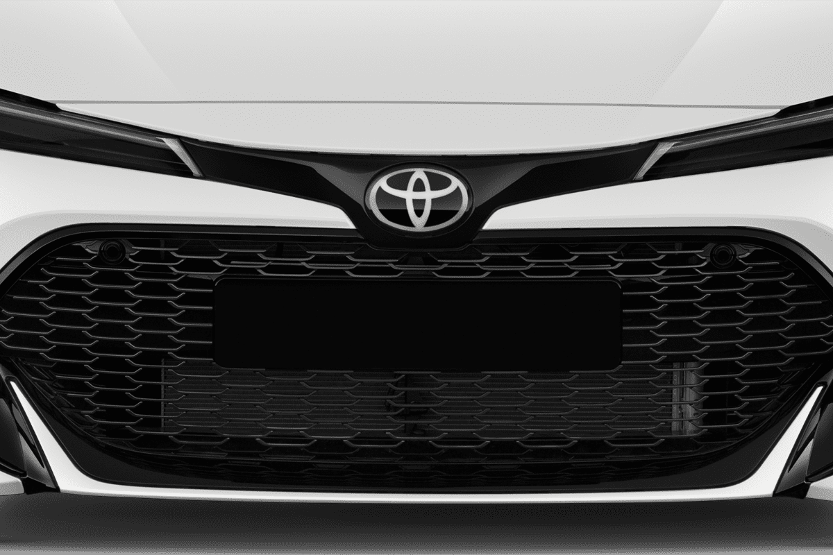 Kühlergrill eines Toyota Corolla Hybrid