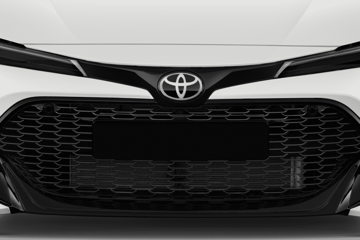 Kühlergrill eines Toyota Corolla Hybrid