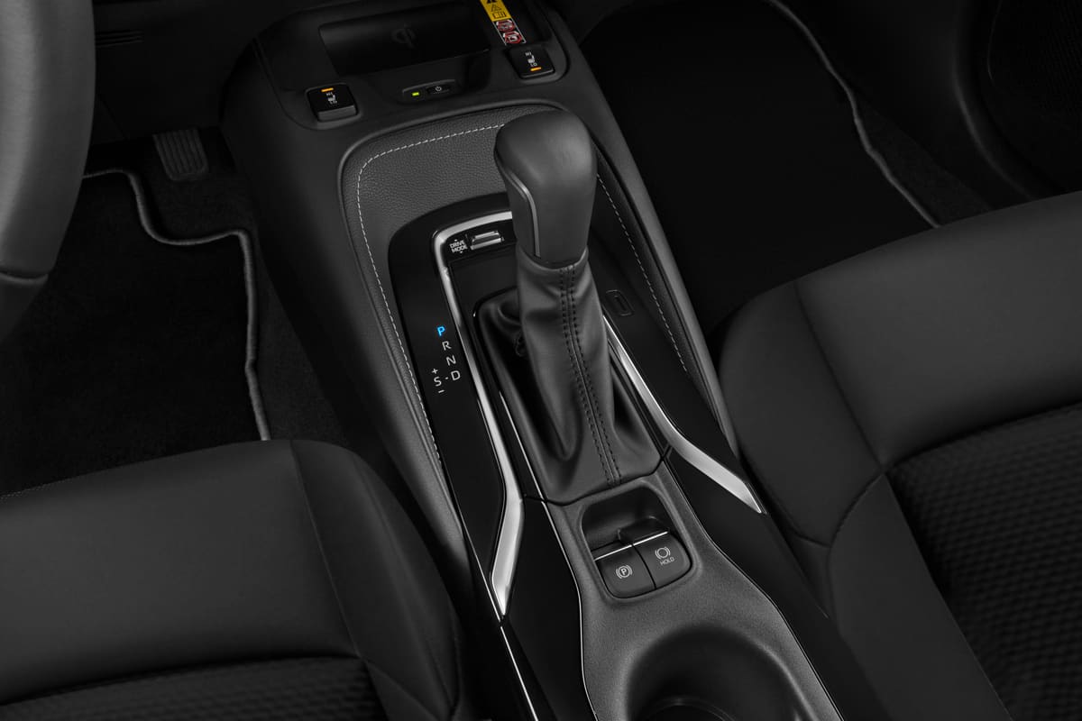 Schaltknüppel eines Toyota Corolla Touring Sports Hybrid