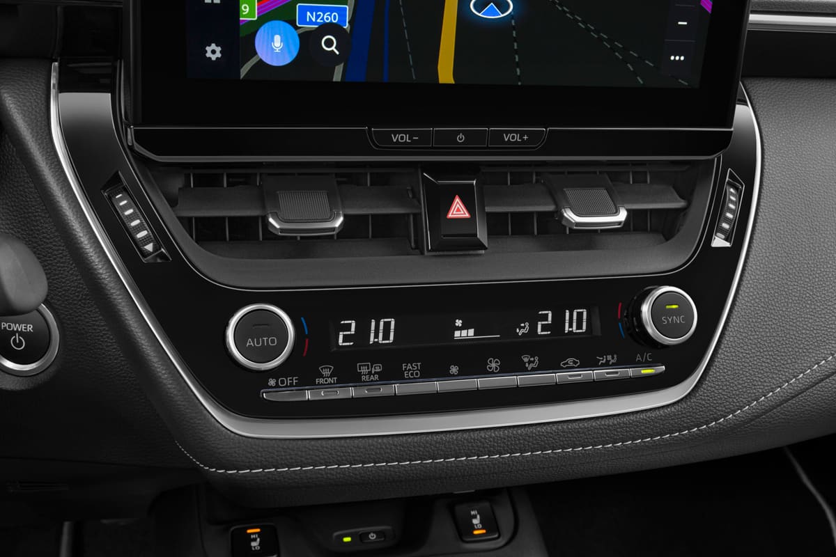 Klimasteuerung eines Toyota Corolla Touring Sports Hybrid