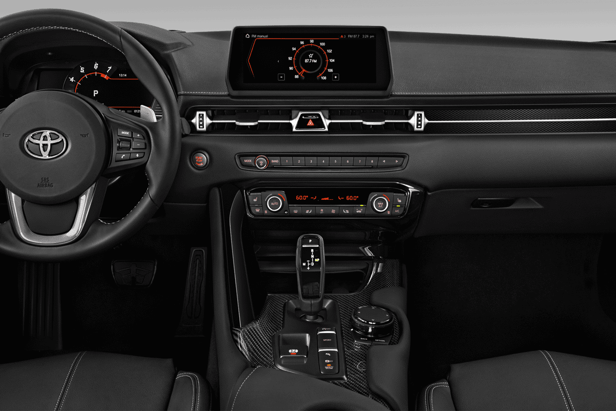 Mittelkonsole eines Toyota GR Supra