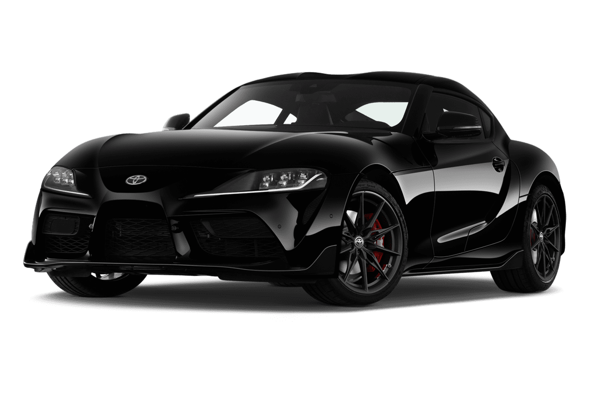 Tiefe, schräge Heckansicht eines Toyota GR Supra, freigestellt