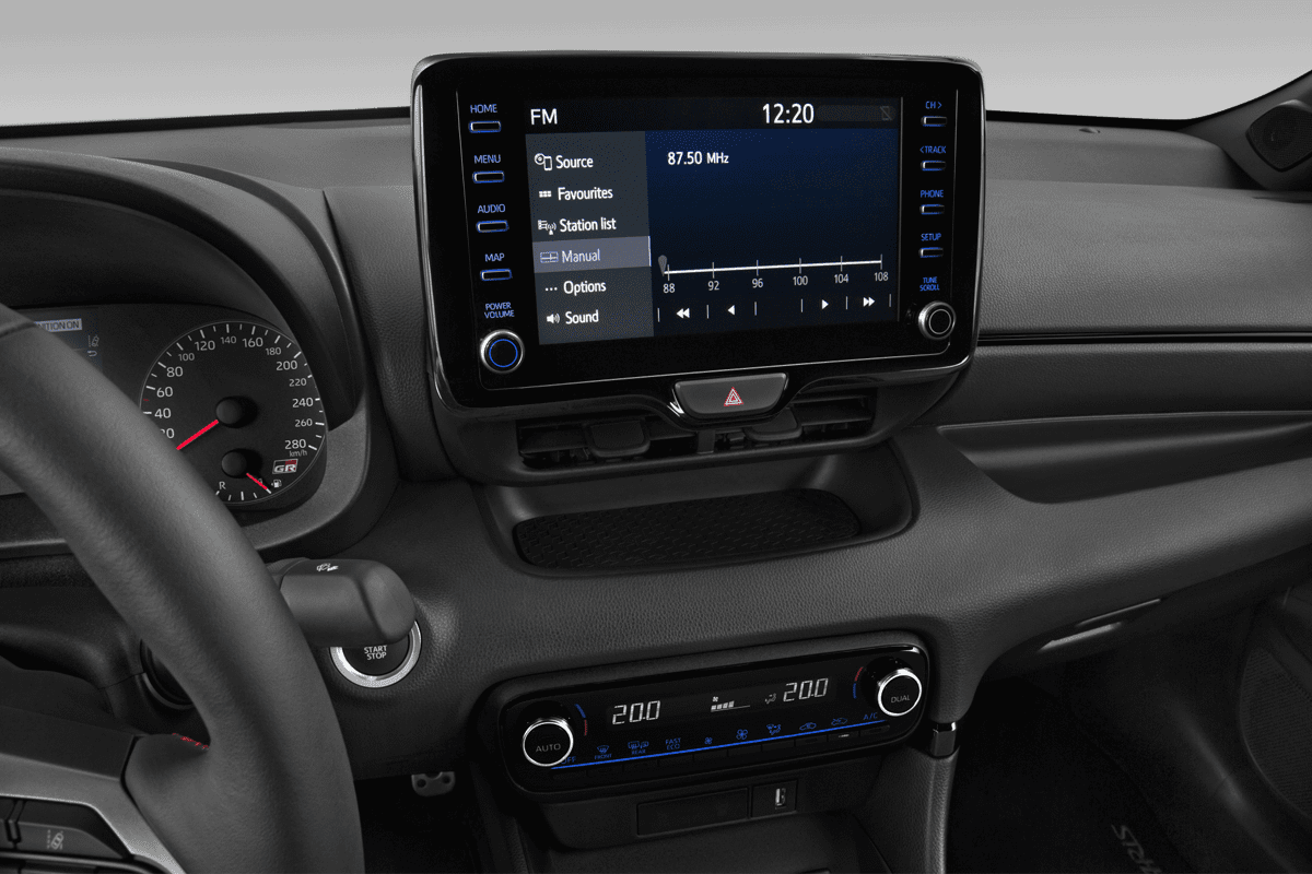 Mittelkonsole eines Toyota Yaris GR