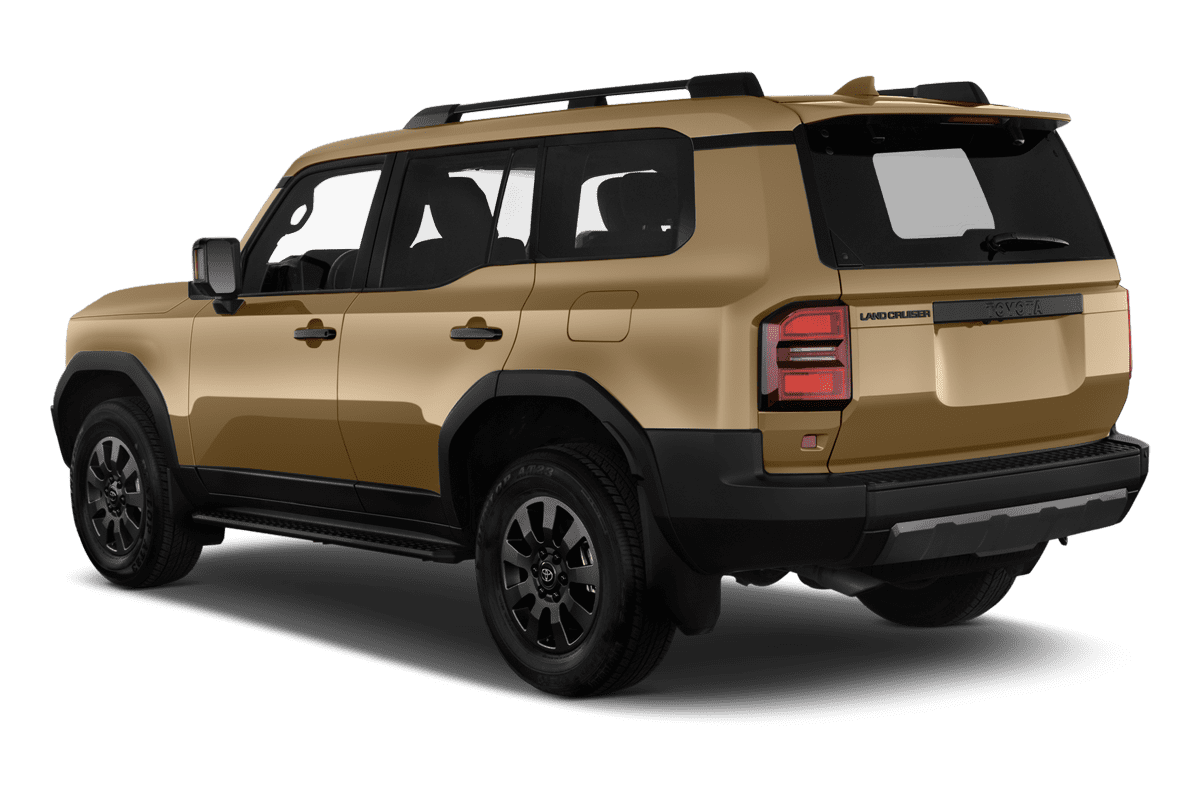 Schräge Heckansicht eines Toyota Land Cruiser, freigestellt