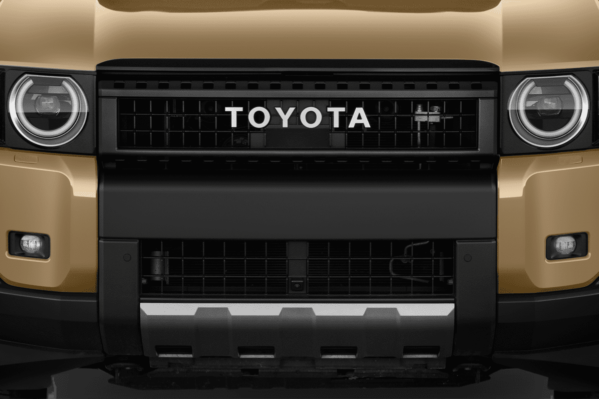 Kühlergrill eines Toyota Land Cruiser