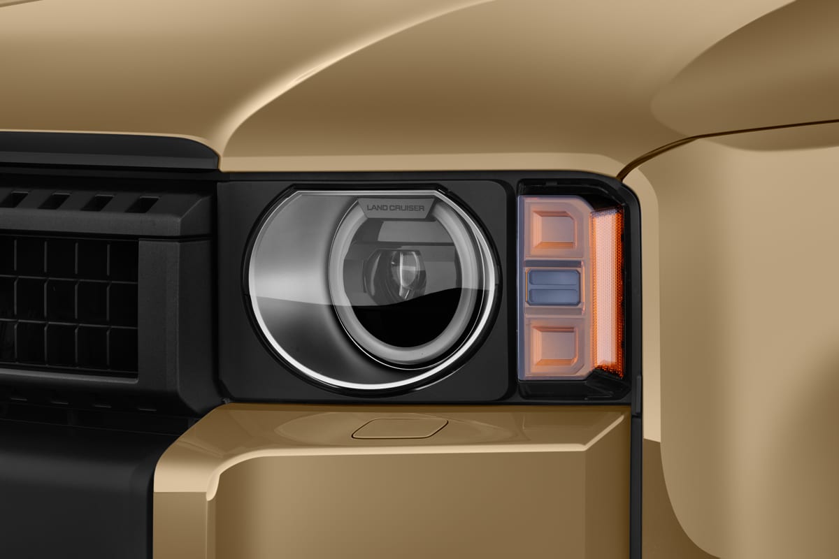 Frontscheinwerfer eines Toyota Land Cruiser