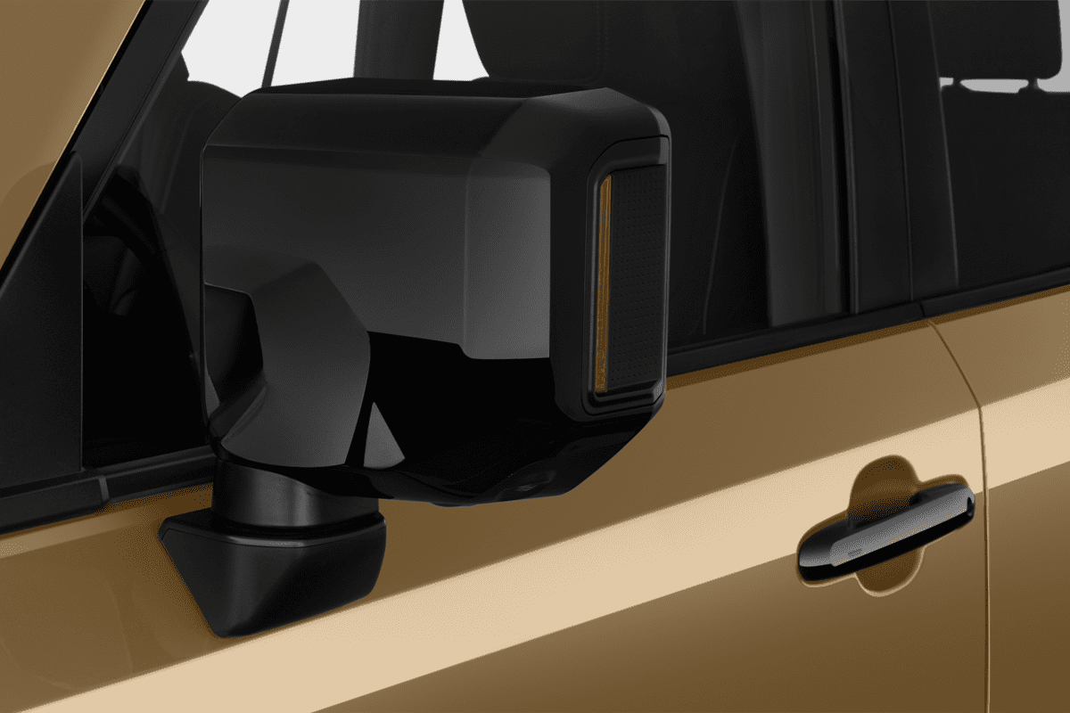 Rückspiegel eines Toyota Land Cruiser