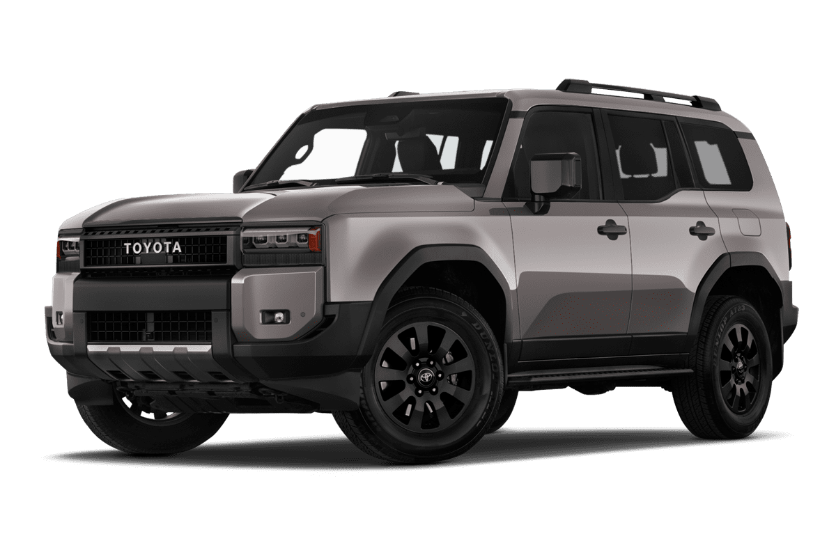 Tiefe, schräge Heckansicht eines Toyota Land Cruiser, freigestellt