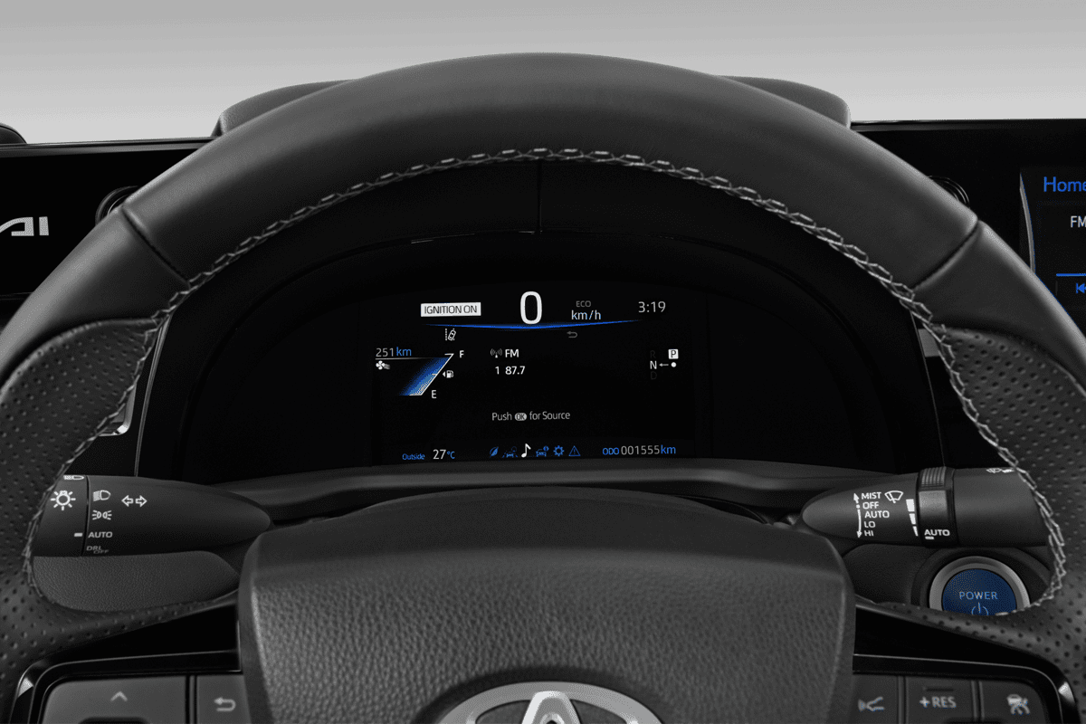 Kombiinstrument eines Toyota Mirai