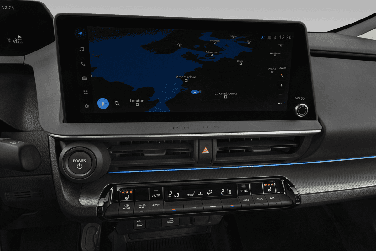 Mittelkonsole eines Toyota Prius Plug-in Hybrid