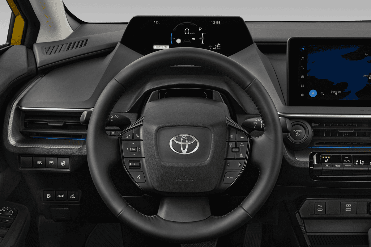 Lenkrad eines Toyota Prius Plug-in Hybrid