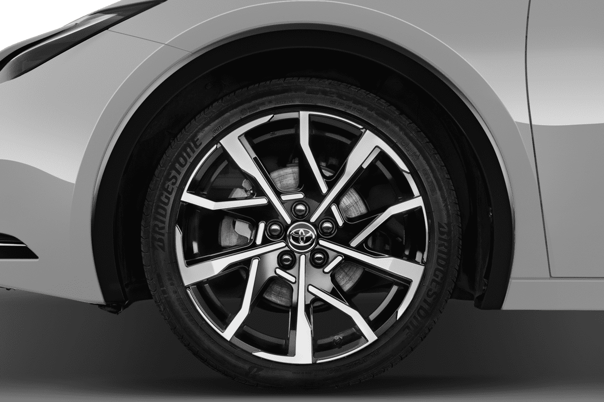 Radkappe oder Felge eines Toyota Prius Plug-in Hybrid