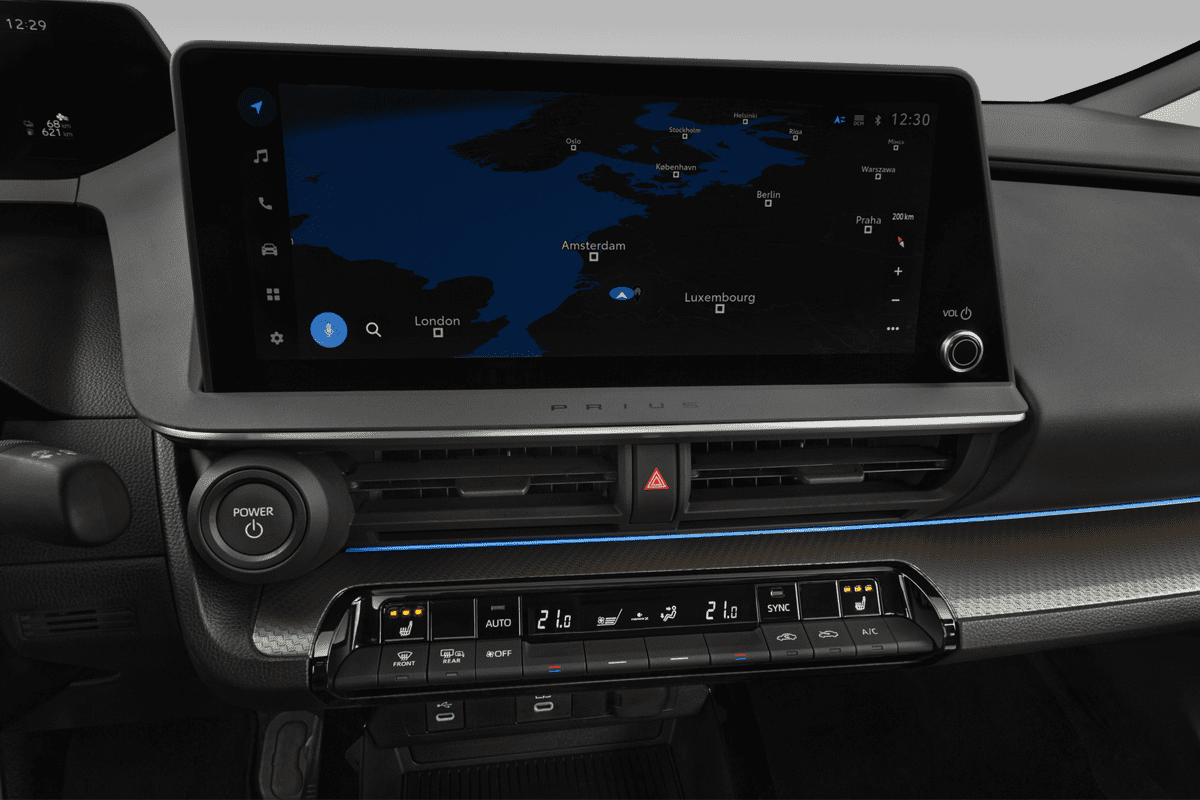 Mittelkonsole eines Toyota Prius Plug-in Hybrid