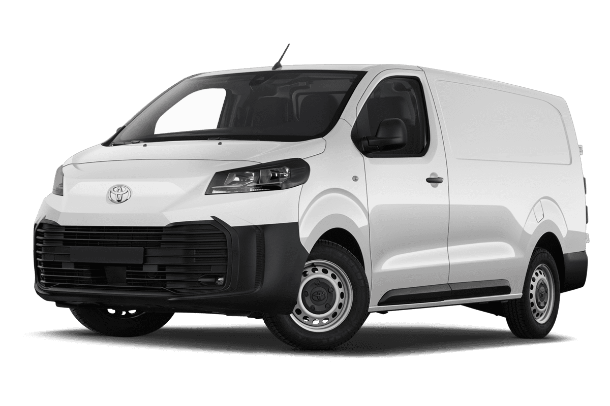 Tiefe, schräge Heckansicht eines Toyota Proace, freigestellt
