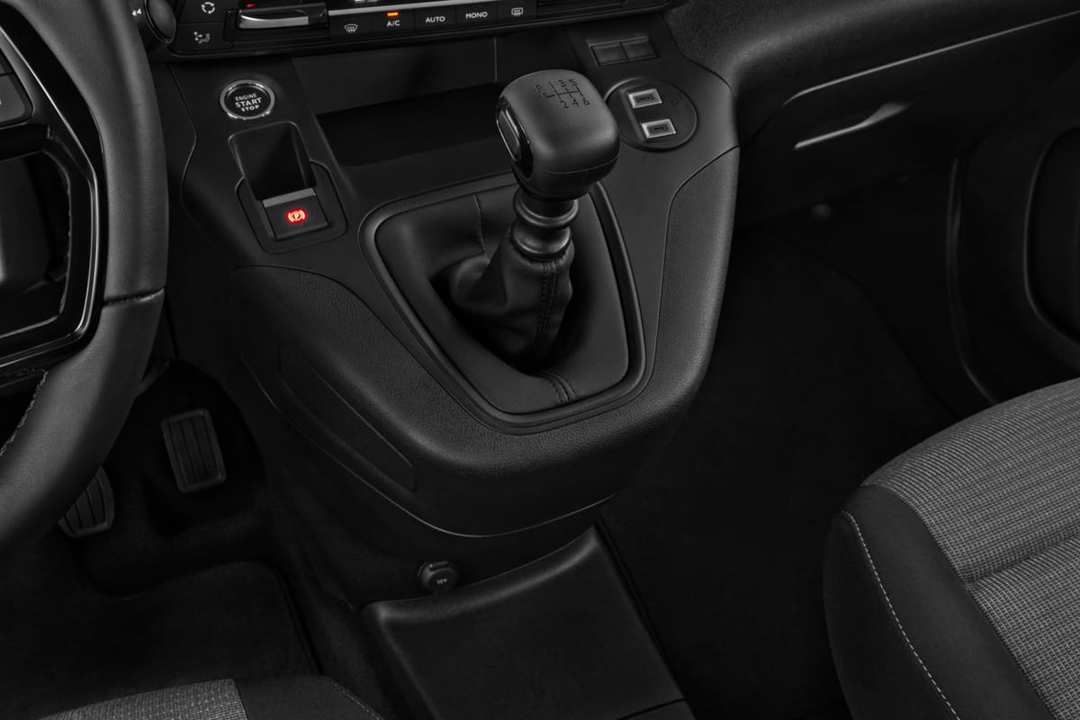 Schaltknüppel eines Toyota Proace City Verso