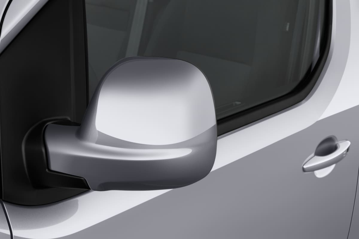 Rückspiegel eines Toyota Proace Electric