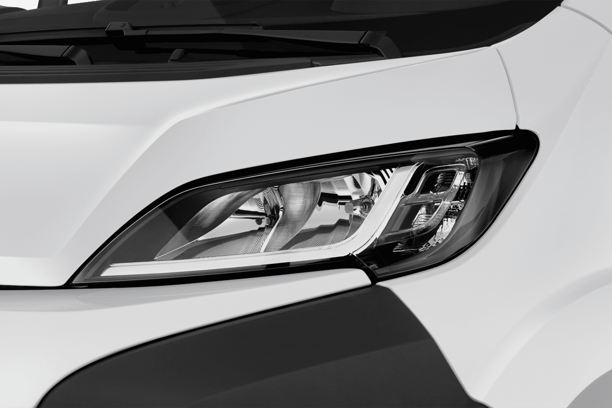 Frontscheinwerfer eines Toyota Proace Max