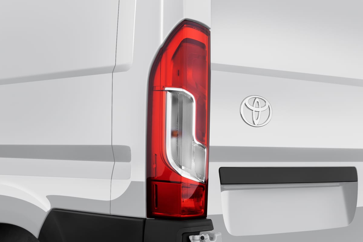 Heckleuchten eines Toyota Proace Max