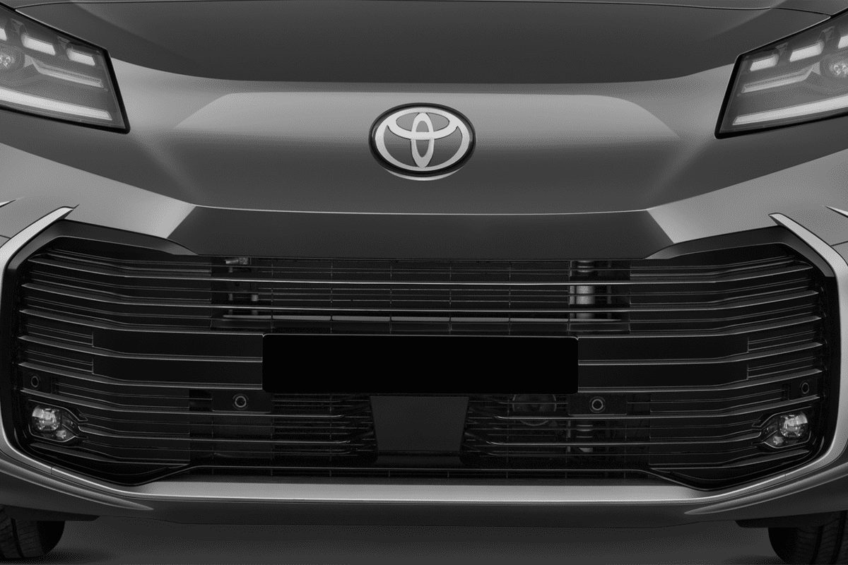 Kühlergrill eines Toyota Proace Verso