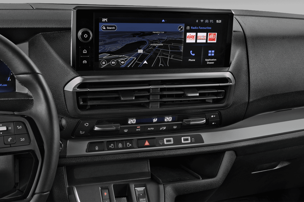 Mittelkonsole eines Toyota Proace Verso