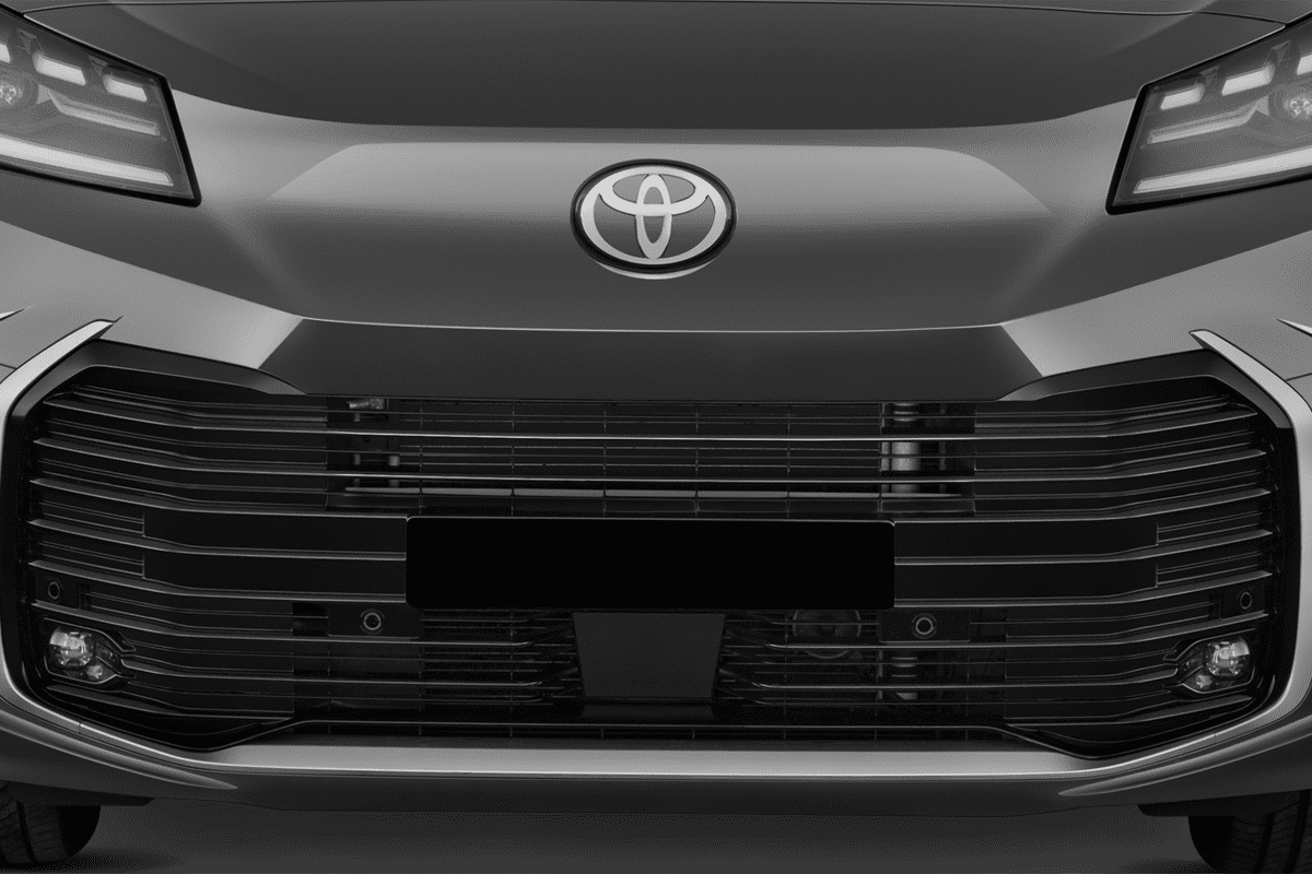 Kühlergrill eines Toyota Proace Verso