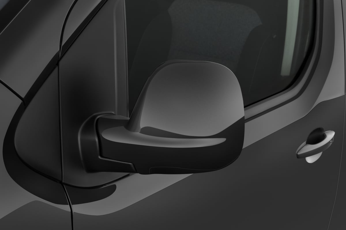 Rückspiegel eines Toyota Proace Verso Electric