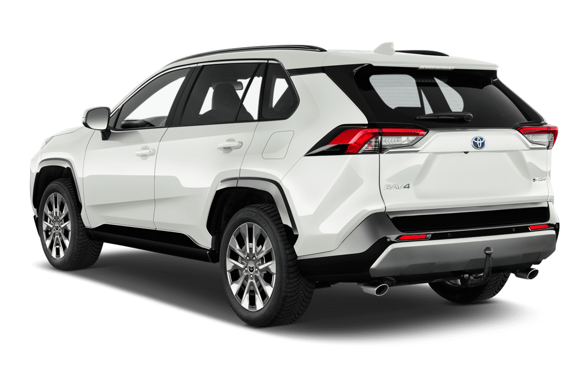 Schräge Heckansicht eines Toyota RAV4 Plug-In-Hybrid, freigestellt