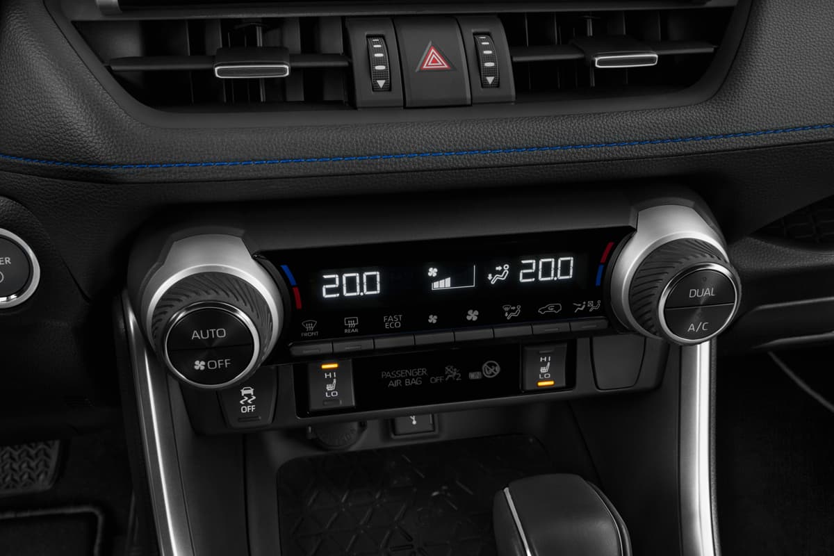Klimasteuerung eines Toyota RAV4 Plug-In-Hybrid