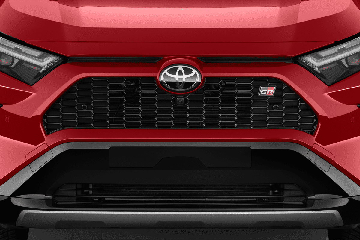Kühlergrill eines Toyota RAV4 Hybrid