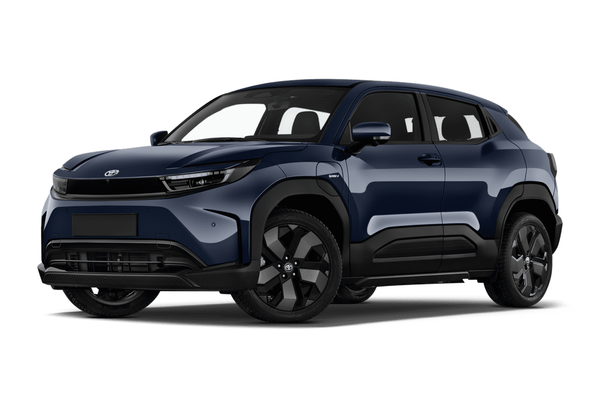 Tiefe, schräge Heckansicht eines Toyota Urban Cruiser (neues Modell), freigestellt