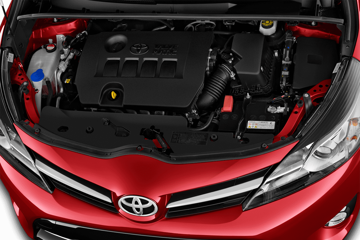 Motorraum eines Toyota Verso