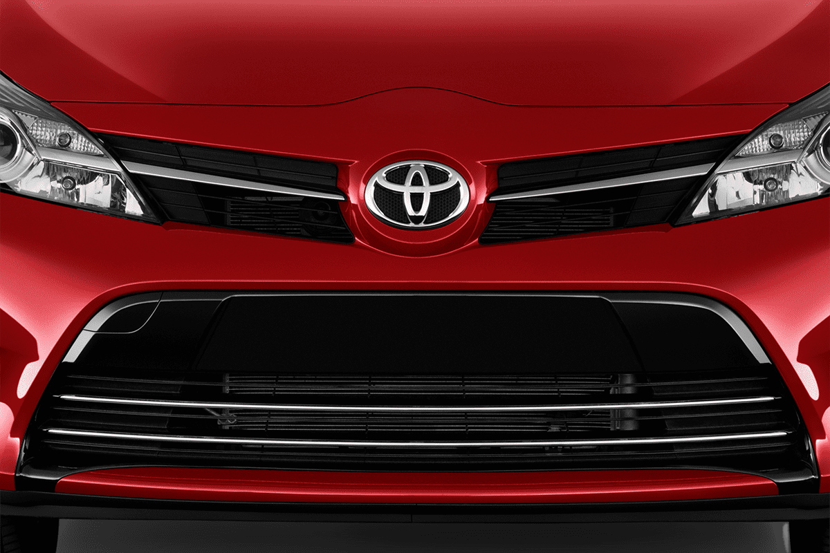 Kühlergrill eines Toyota Verso