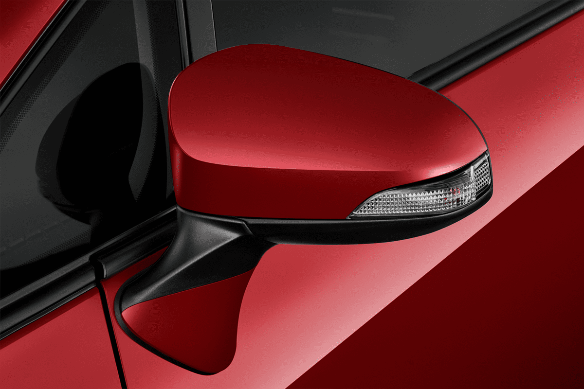 Rückspiegel eines Toyota Verso