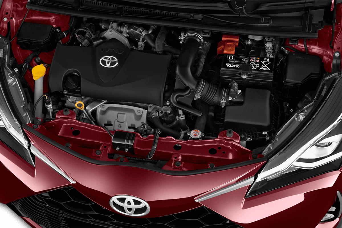 Motorraum eines Toyota Yaris GR-S