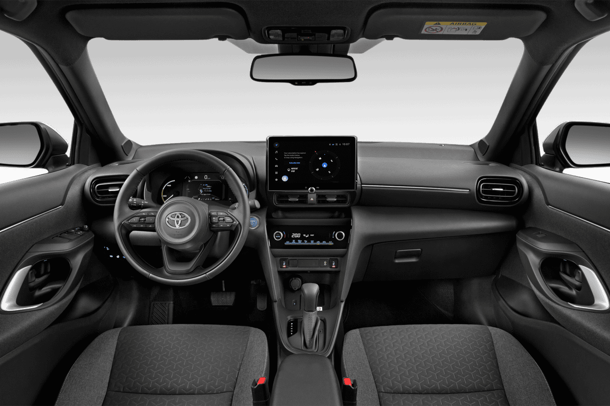 Armaturenbrett eines Toyota Yaris Cross Hybrid