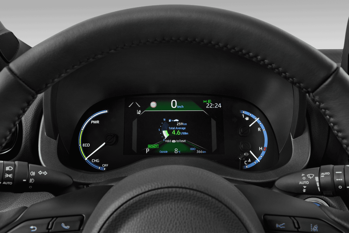 Kombiinstrument eines Toyota Yaris Cross Hybrid