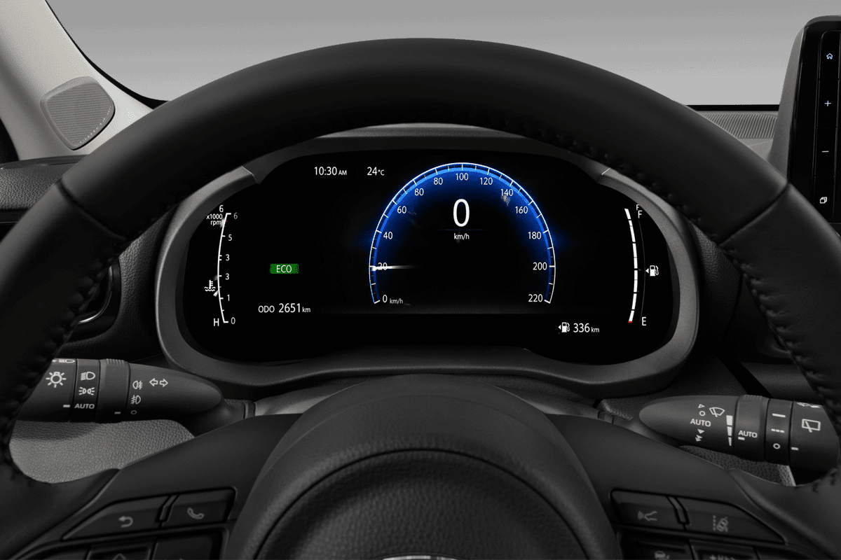 Kombiinstrument eines Toyota Yaris Cross Hybrid