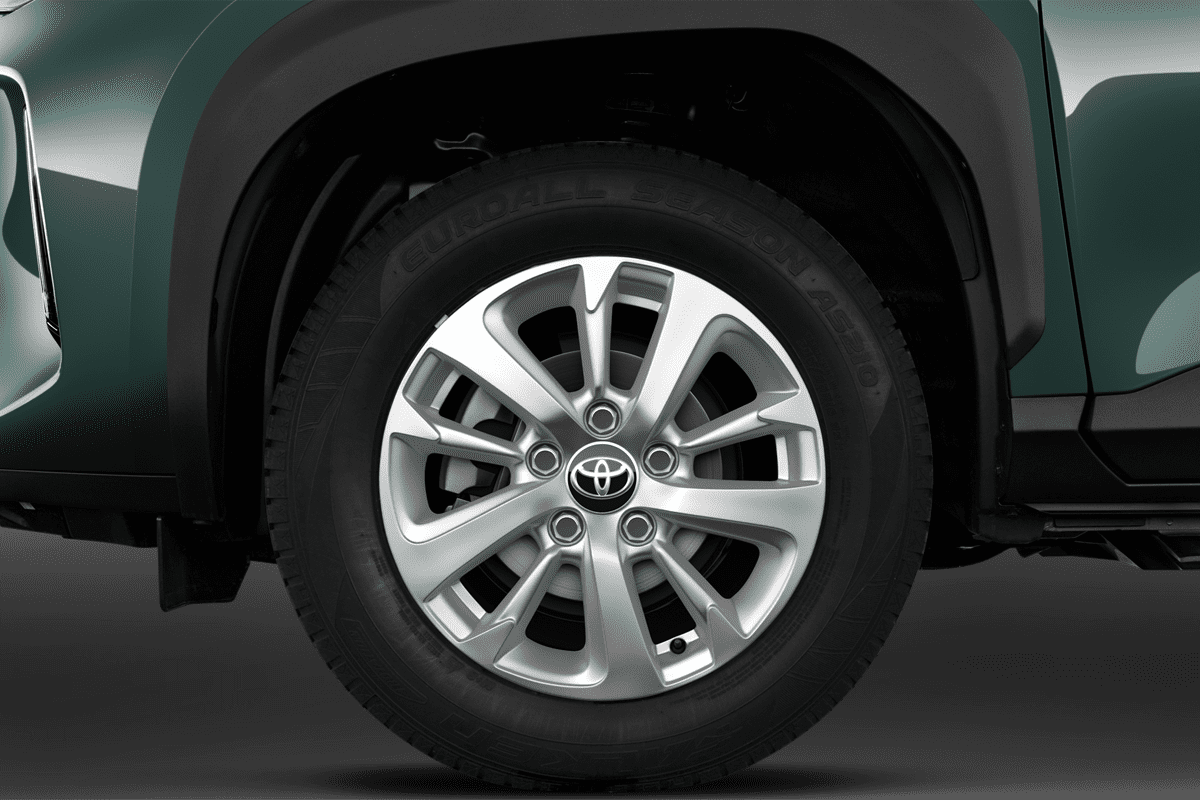 Radkappe oder Felge eines Toyota Yaris Cross Hybrid
