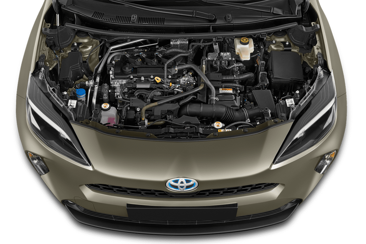 Motorraum eines Toyota Yaris Cross Hybrid 