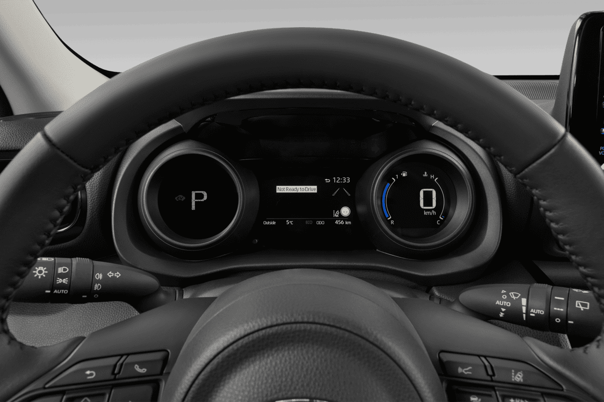 Kombiinstrument eines Toyota Yaris Cross Hybrid 