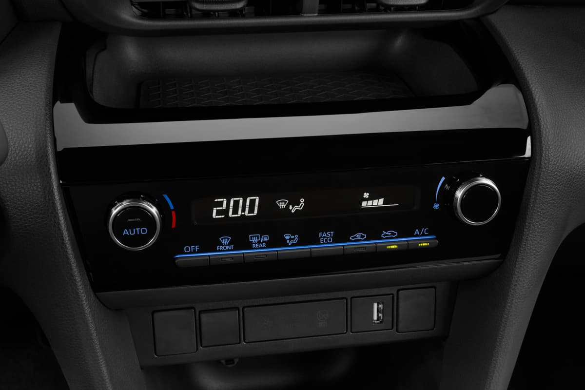 Klimasteuerung eines Toyota Yaris Cross Hybrid 