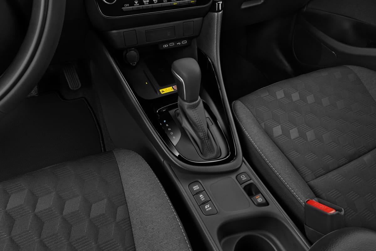 Schaltknüppel eines Toyota Yaris Hybrid
