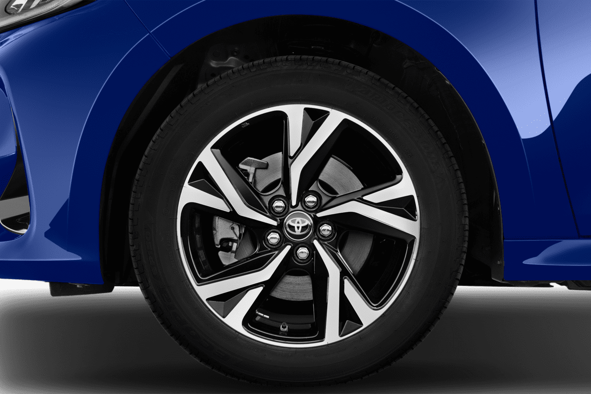 Radkappe oder Felge eines Toyota Yaris Hybrid