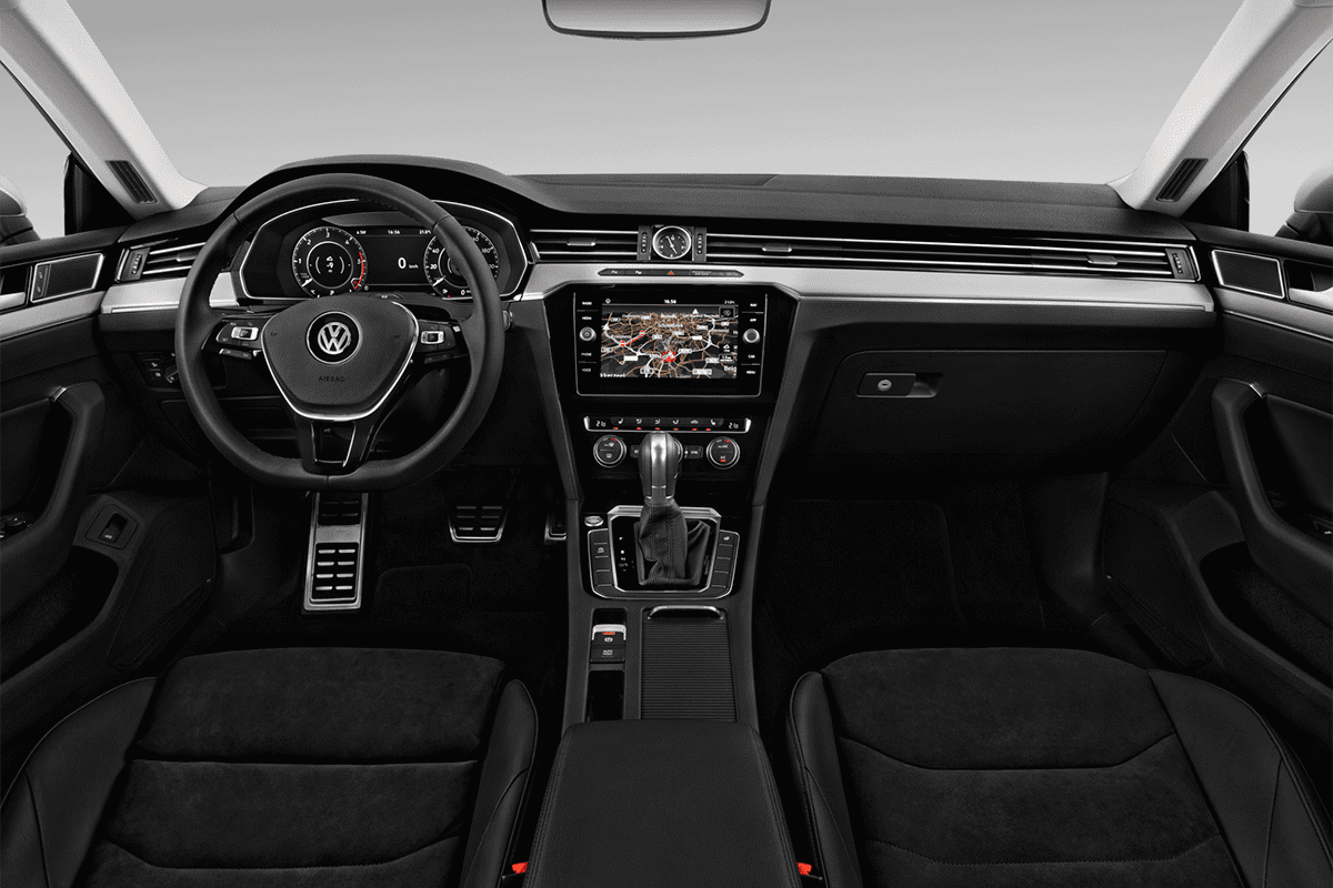 Armaturenbrett eines VW Arteon Plug-in-Hybrid